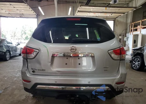 2016 Nissan Pathfinder S z USA, uszkodzony, nr VIN 5N1AR2MM4GC610930